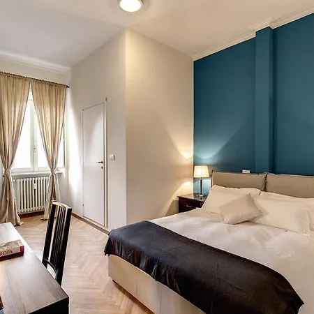 Yh Suite 131-2